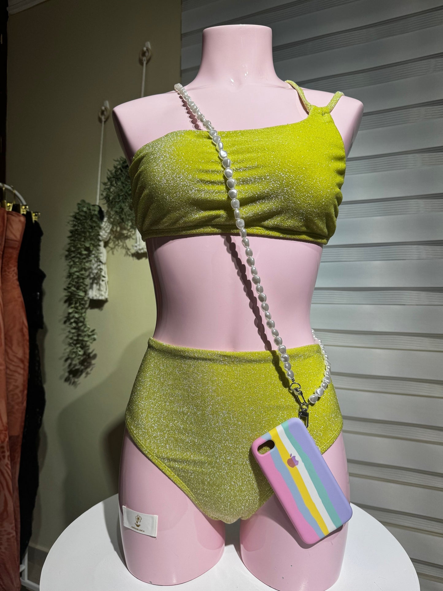 PEARL CEL STRAP